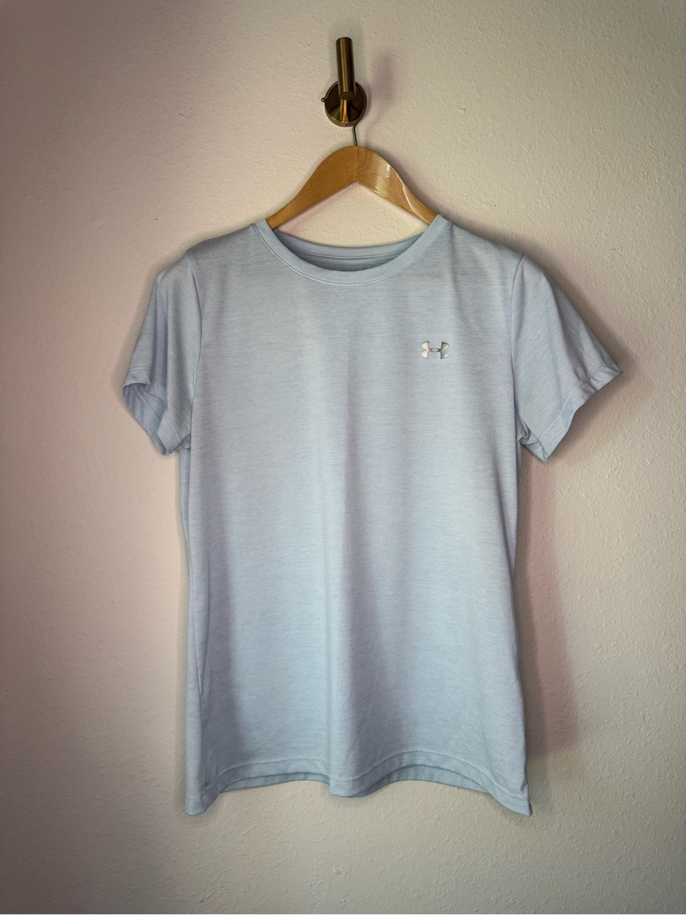 Under Armour Women’s size Large Tech Twist HeatGear Light Blue Loose Fit T-Shirt